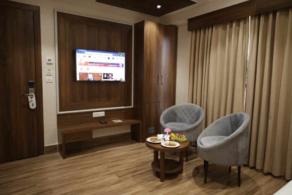 Premium Twin Bed Room